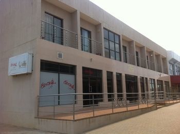 Hotel Labama Габороне Экстерьер фото